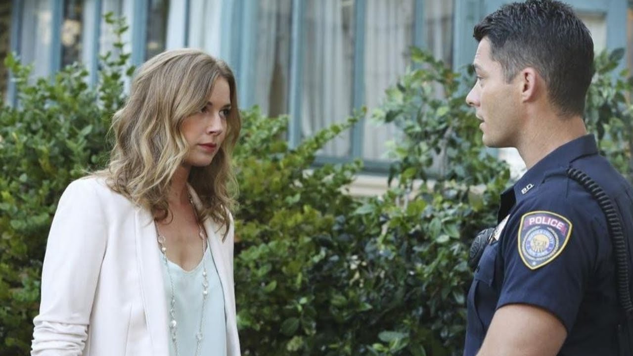 Emily Thorne & Ben Hunter pursuing her
