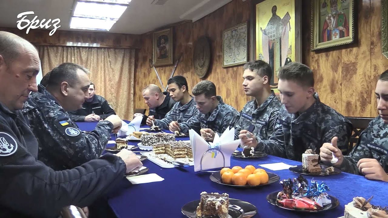 Дружня зустріч ліцеїстів та командувача ВМС Олексія Неїжпапи на фрегаті «Гетьман Сагайдачний»