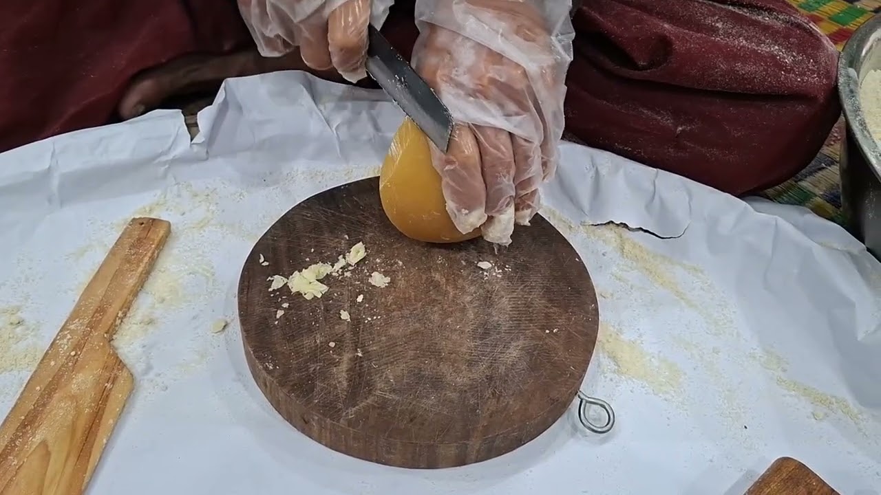 Gói bánh tét
