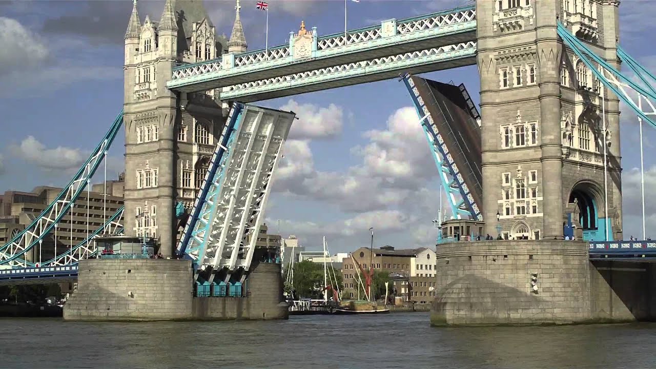 London ♥ 2011 - Tower Bridge (opening and closing)