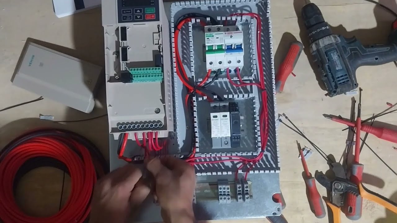 câblage un armoire électrique pour démarrer une pompe immergee 2.2kw en énergie solaire