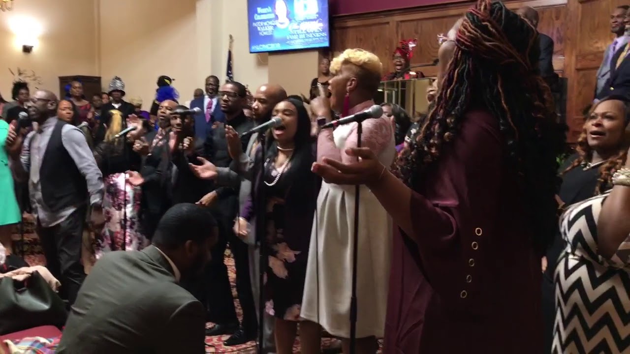 Bishop Andrew Ford & The Ford Memorial Choir sings at The New Life Fellowship Convocation”One Touch”