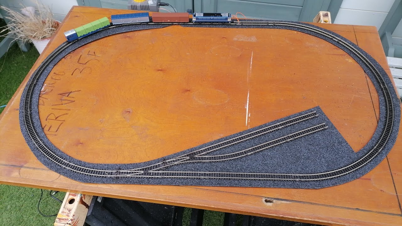 N Gauge Train Set Oval Model Railway/ Railroad Layout