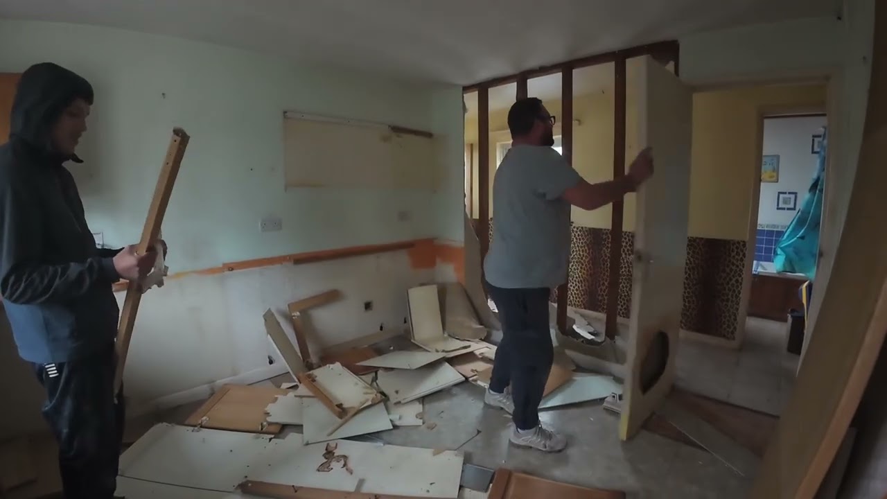 Мы разрушили стены… и обнаружили ЭТО за ними?! 😳🛠️ | Безумие демонстрационного дня!
