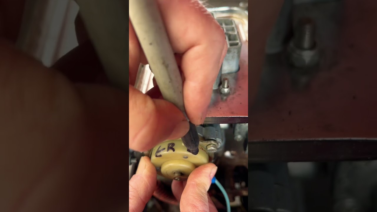 Adjusting an electric choke #cars #diy #tips #easy #shorts