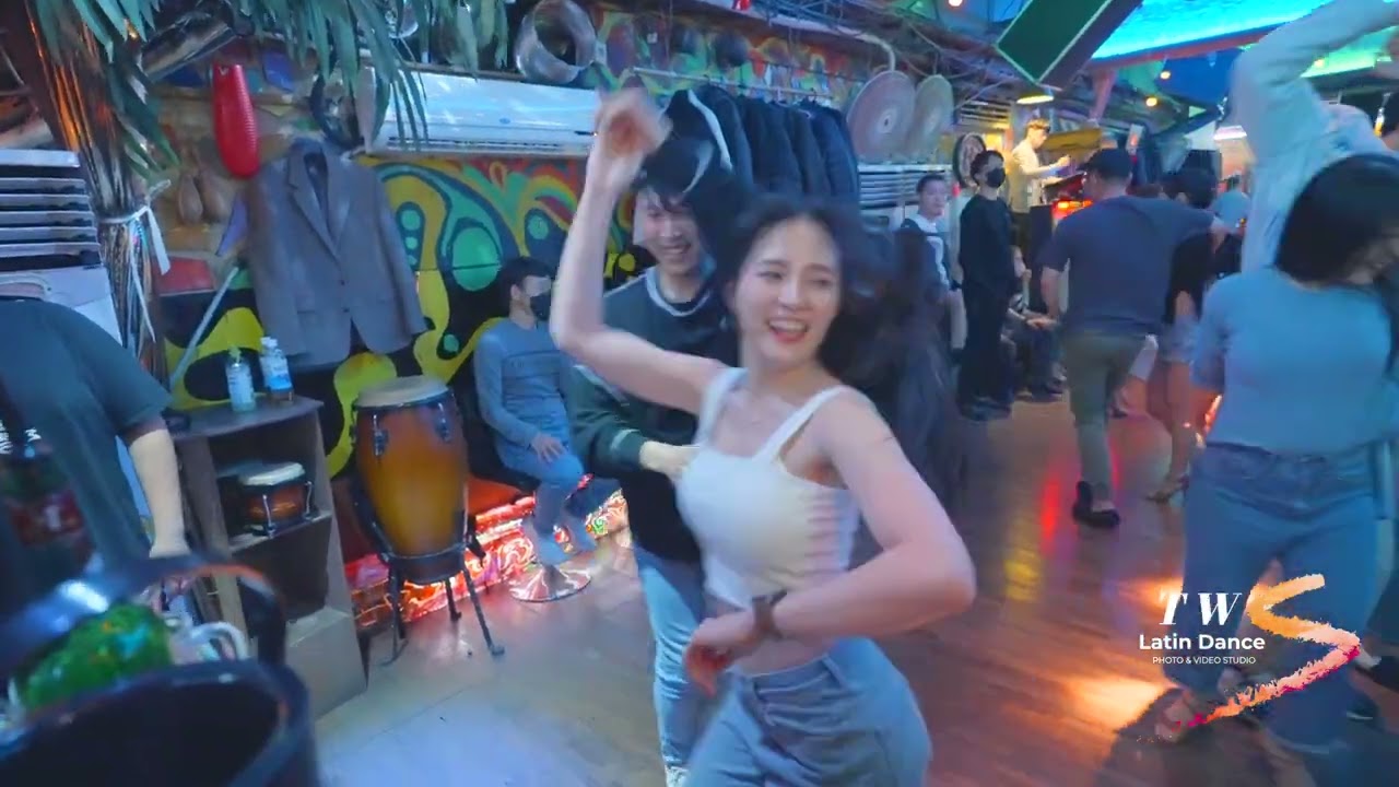 살사소셜 | 씩 y 바비 (로꼬노마즈) Salsa social  4K - 강남 클럽 강턴