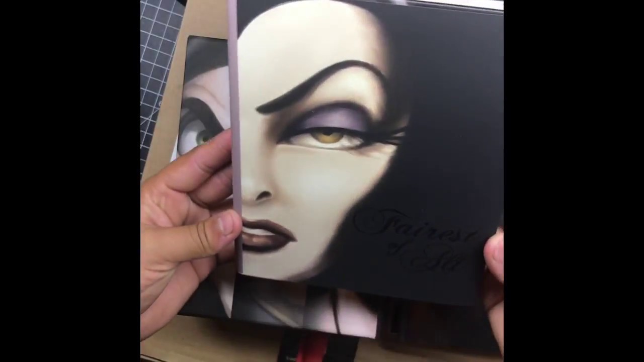 Serena Valentino’s Villains book set unboxing