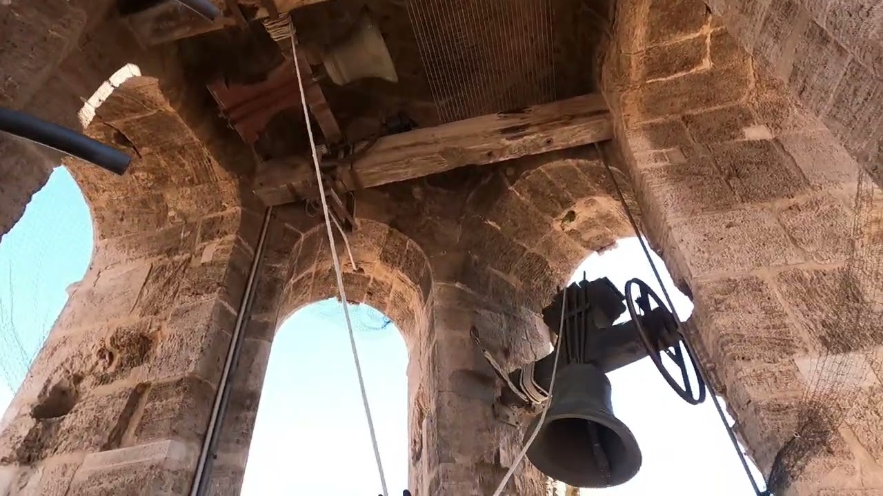 (Valencia) Volteo de campanas en la Iglesia de Santa Catalina