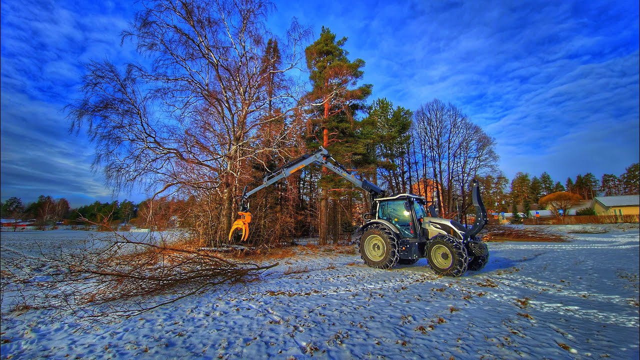 MetsäValtra ja Keslan 19GX energiakoura testikäytössä. Miten peltojen pientareet puhdistuvat?