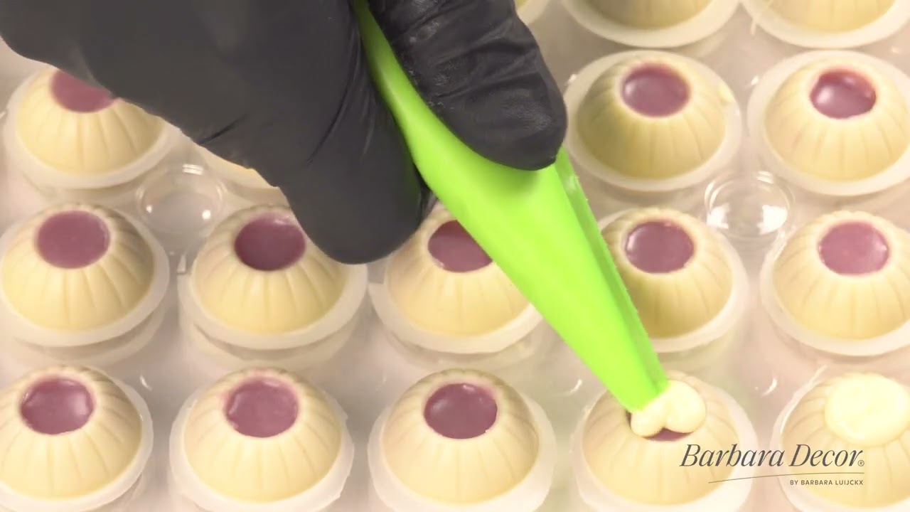 Sweet celebration table - chocolate cake pops | Barbara Decor
