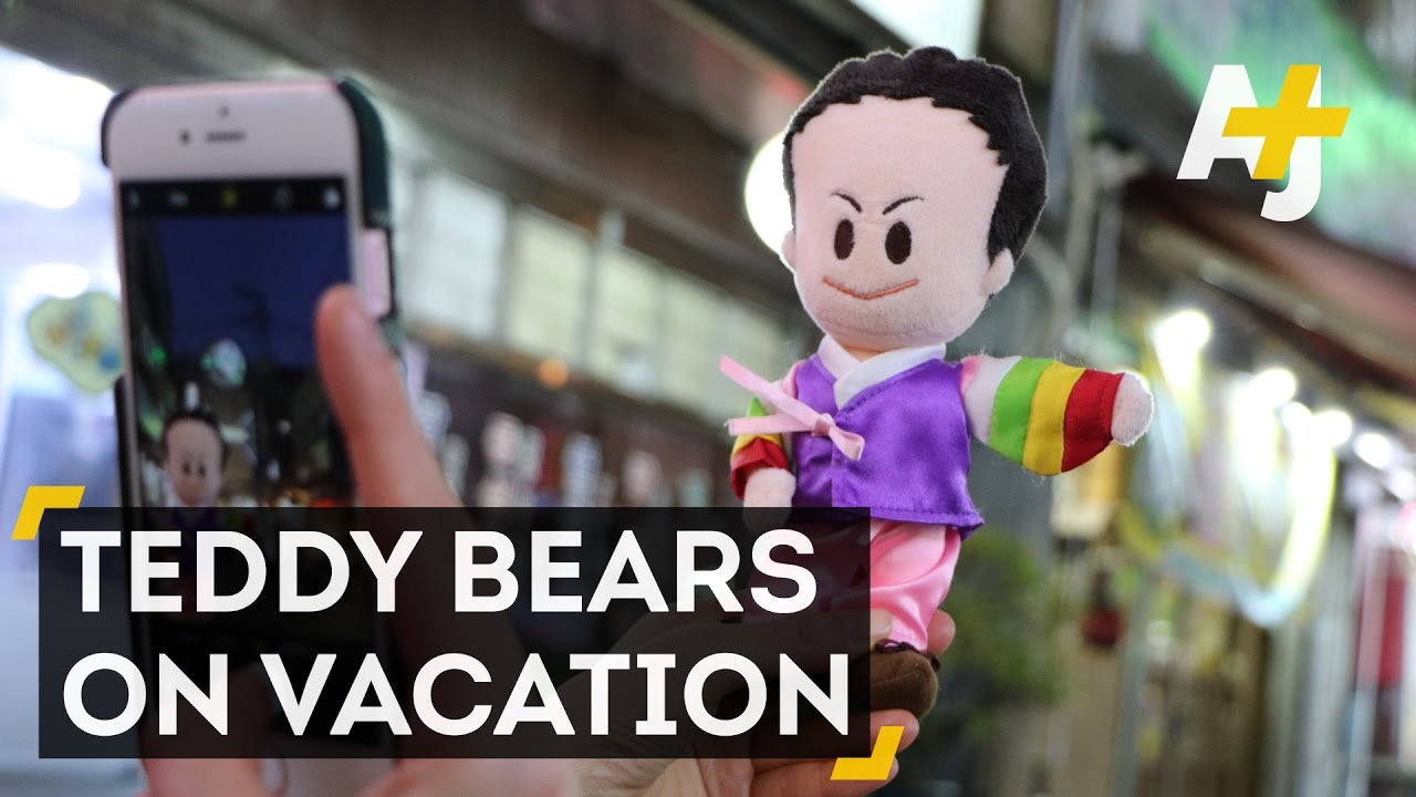 Japanese Travel Takes Teddy Bears On Vacation