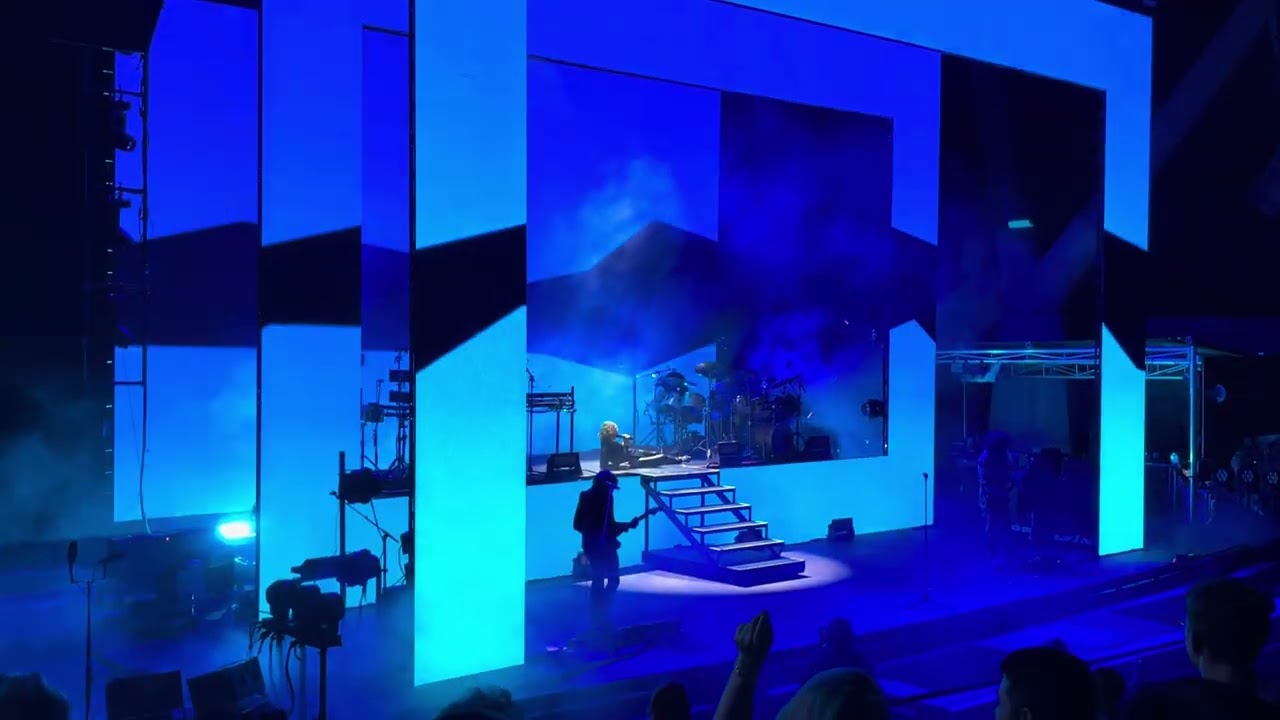 Beck performing “Nicotine & Gravy” live at Red Rocks Amphitheater - 2023