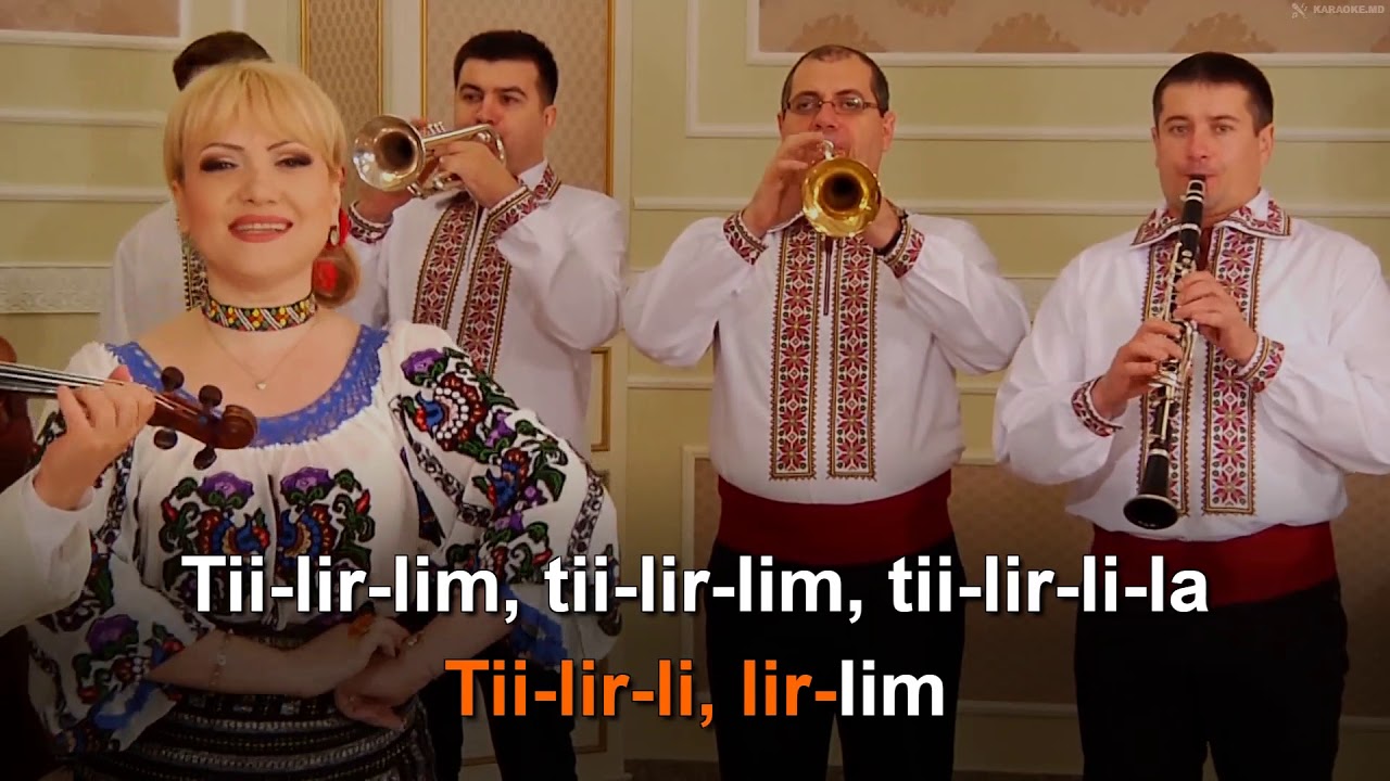 Adriana Ochișanu: 