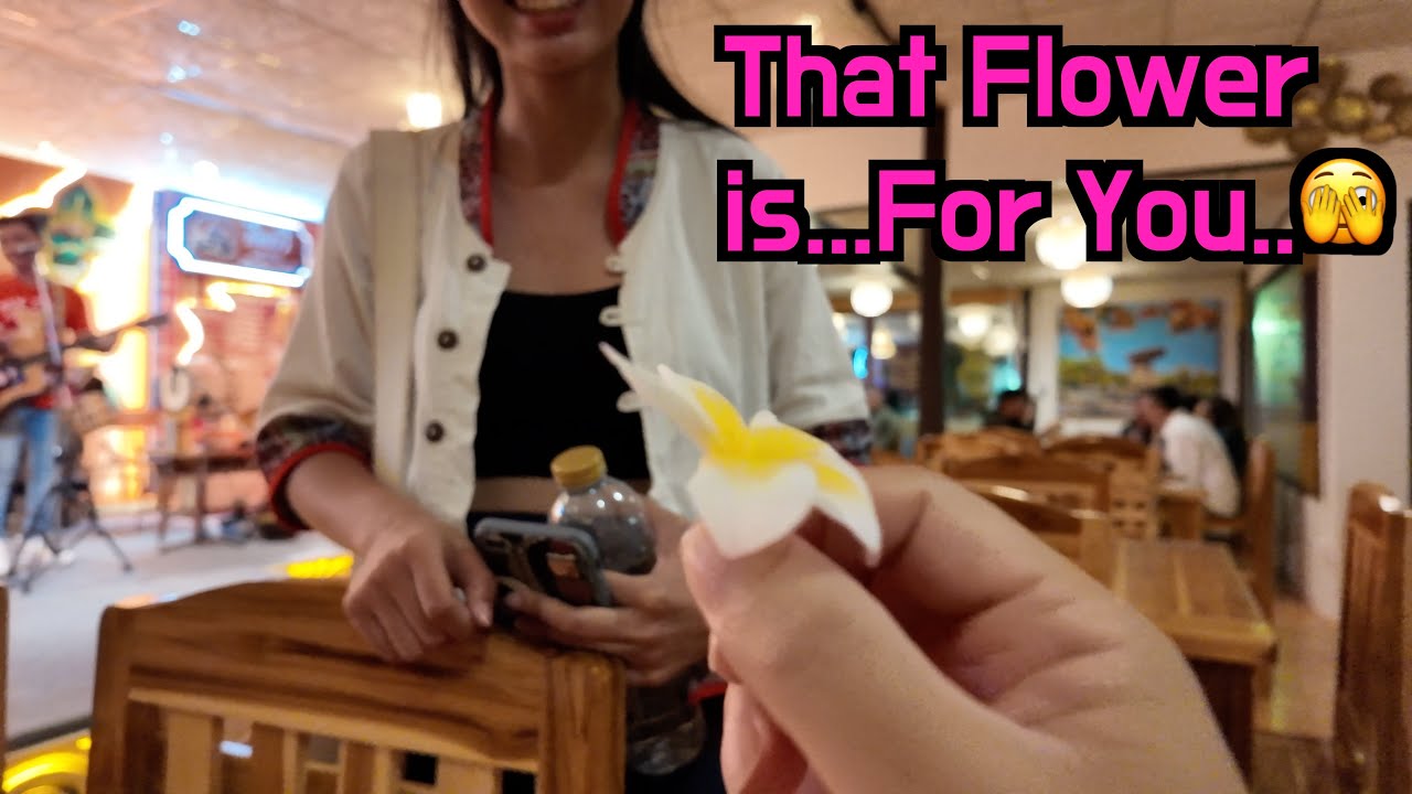 The Night I Became the Center of an Unwanted Love Triangle, The Singer Gave Me a Flower
