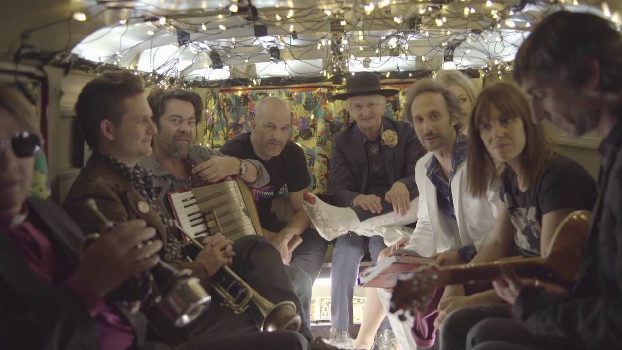 Hotel Rock 'n' Roll - Alle im Tourbus