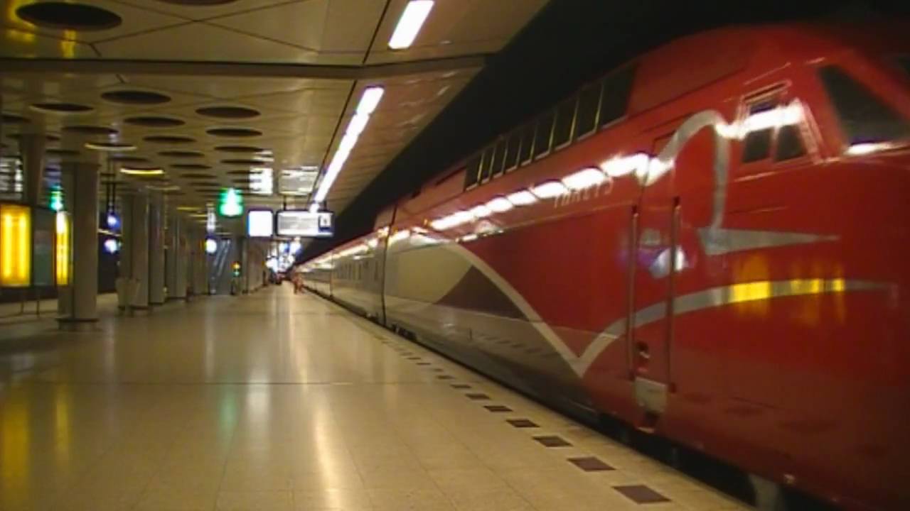 Thalys 4540 vertrekt van Schiphol Airport