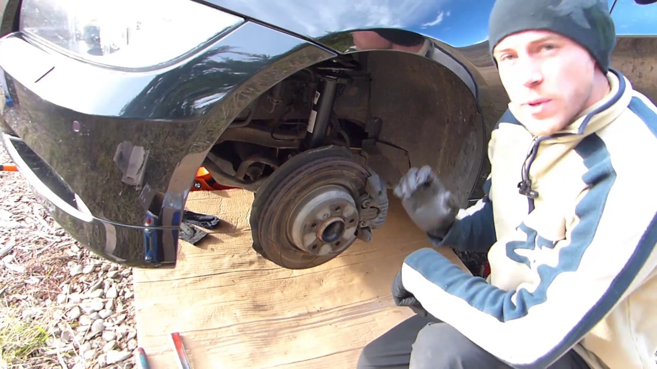 How to change front brake pads on BMW E90 + service light reset