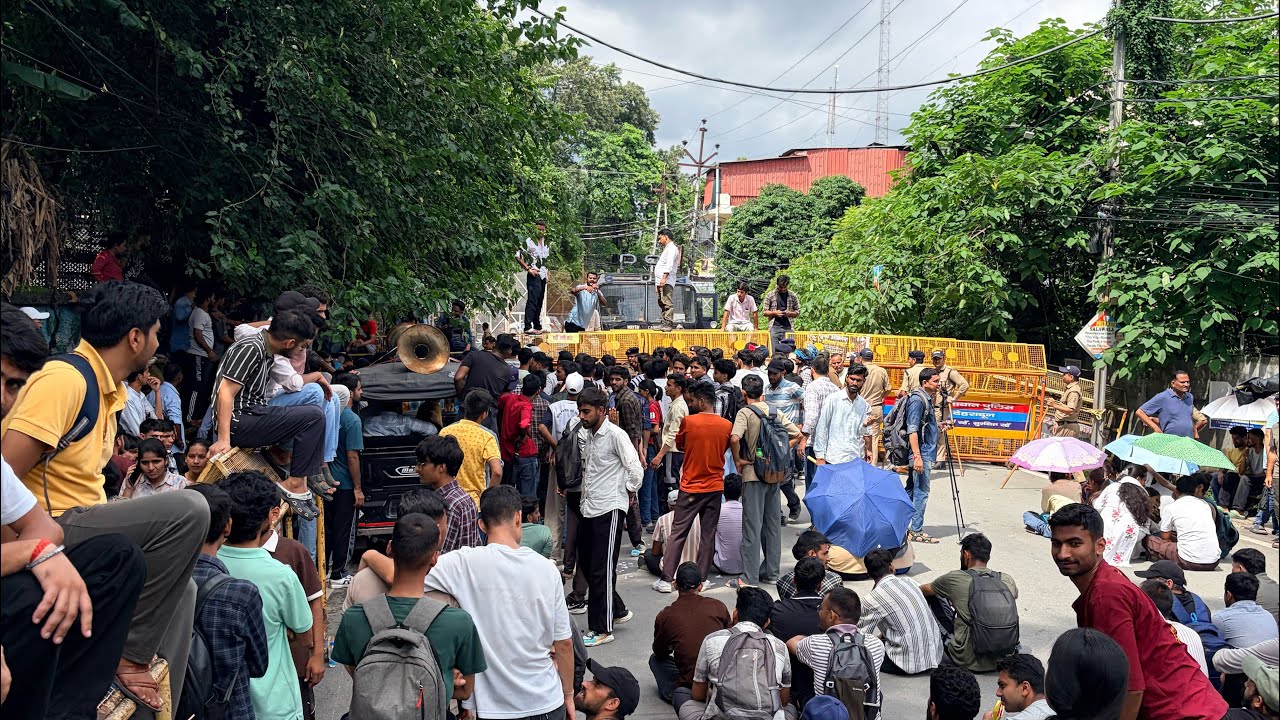 UKPSC JE/AE DEHRADUN RALLY se Live सचिवालय घेराव