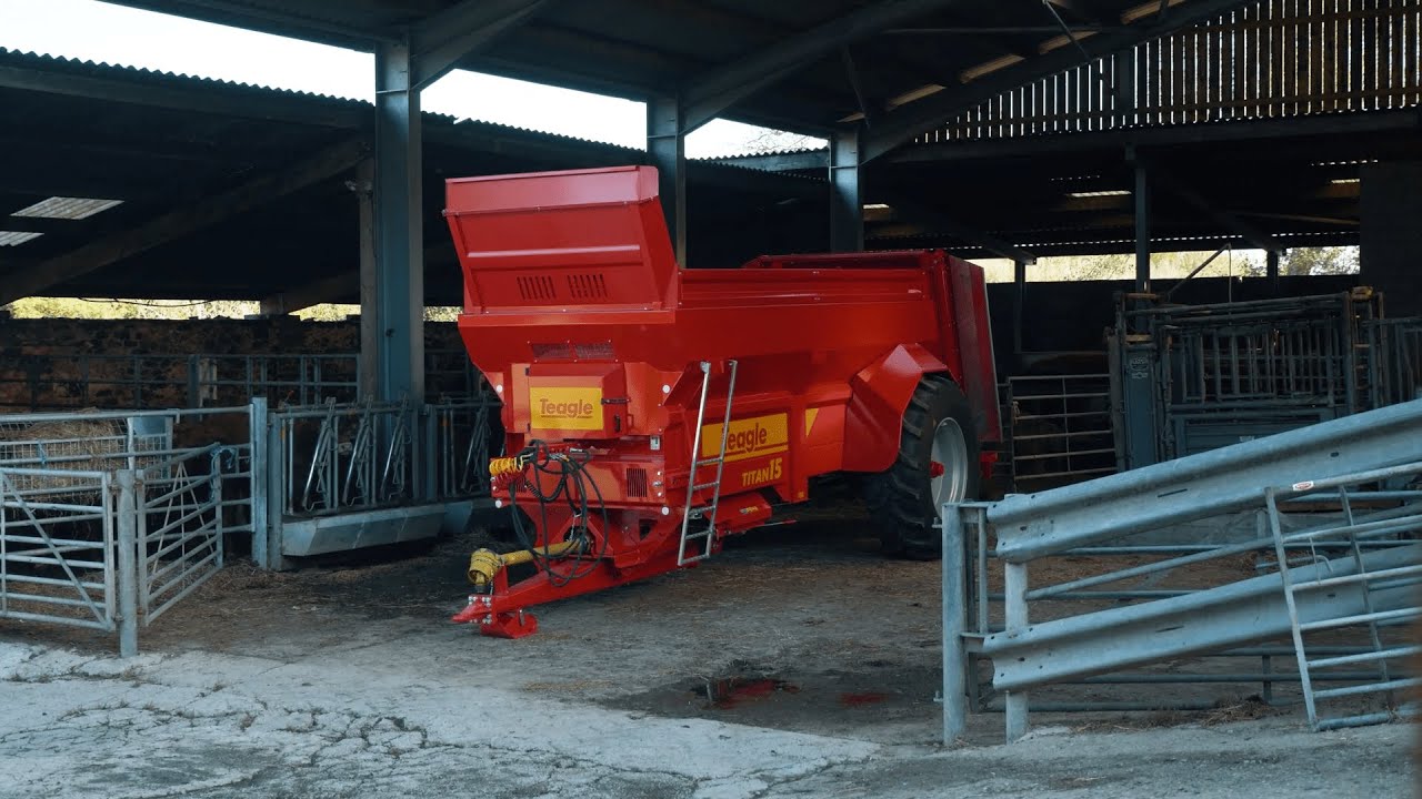 British built Teagle Titan muck spreader range