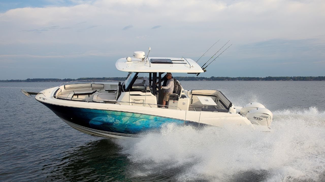 Jeanneau Leader 10.5 CC Tour – The Center Console You Need to See