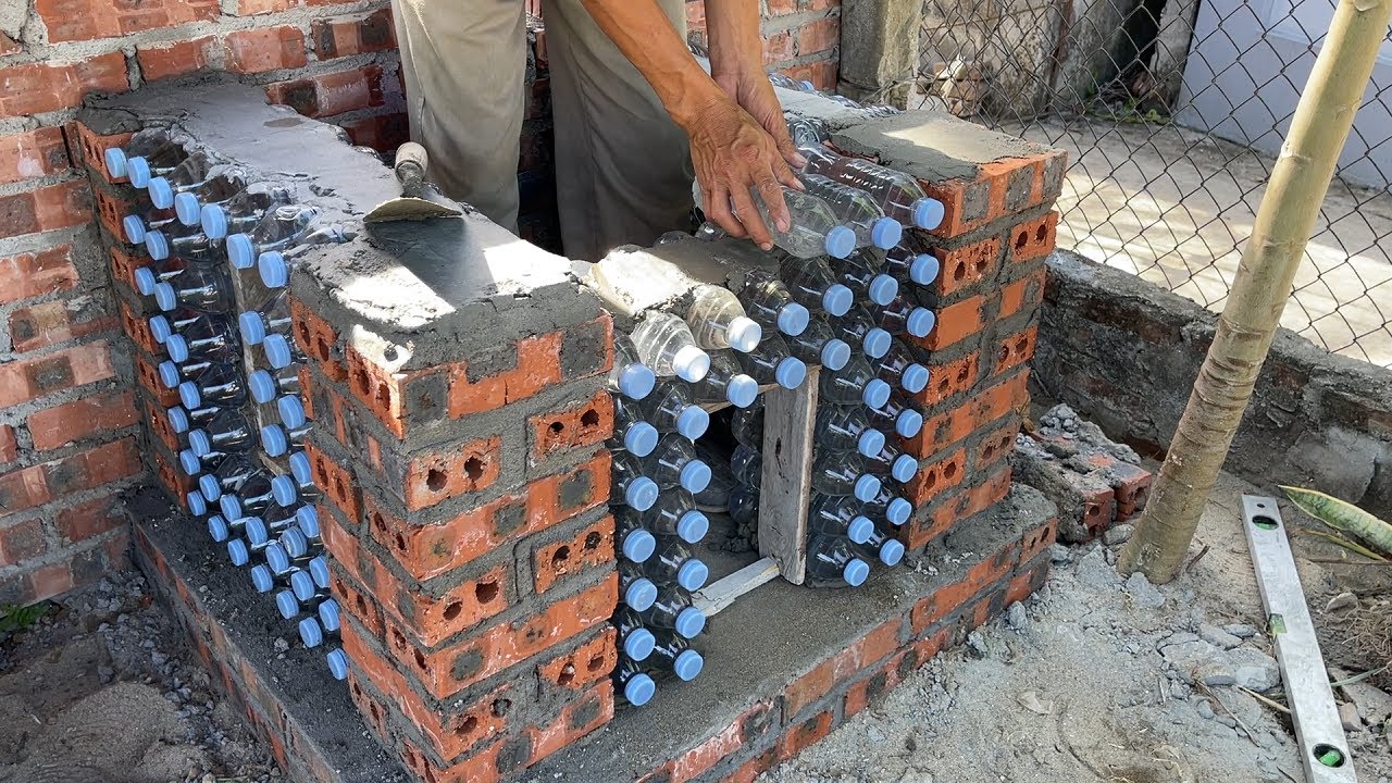 amazing ideas - DIY Cool Dog house ! Great Design from Water bottles, Cement and Wood pallets