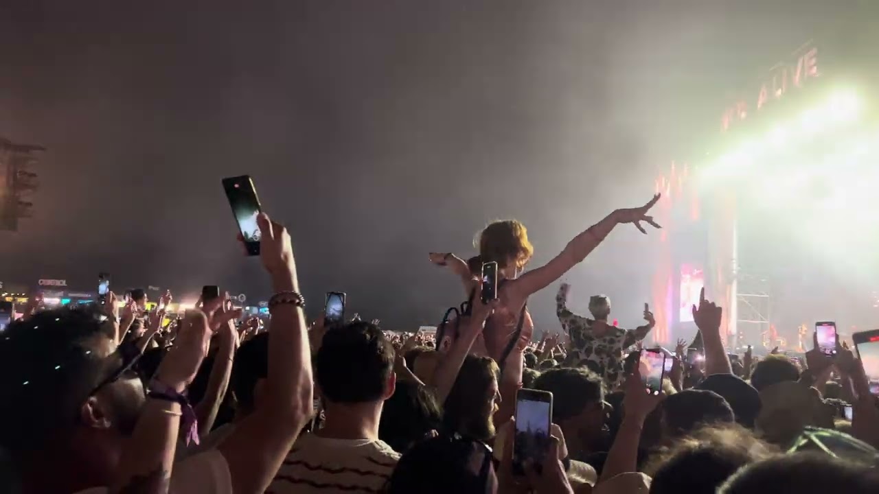 Arctic Monkeys - Do I Wanna Know? (NOS Alive ‘23, Portugal)