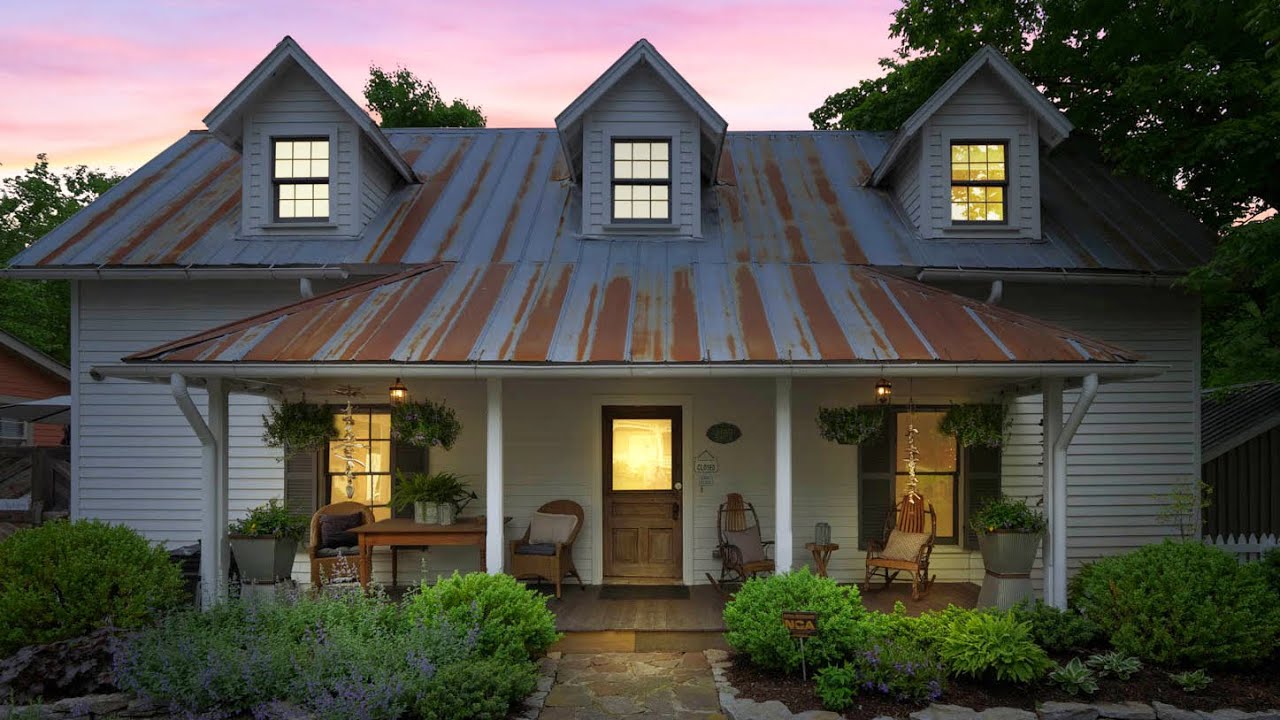 Renovated to Perfection Leipers Fork Village home | $1,700,000 | 4159 Old Hillsboro Rd. Franklin, TN