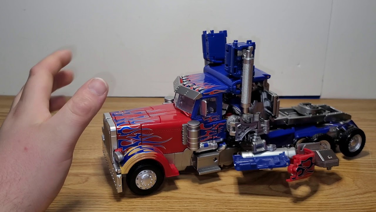 Black Mamba BMBLS03 Upscaled Moviemasterpiece Optimus Prime Review