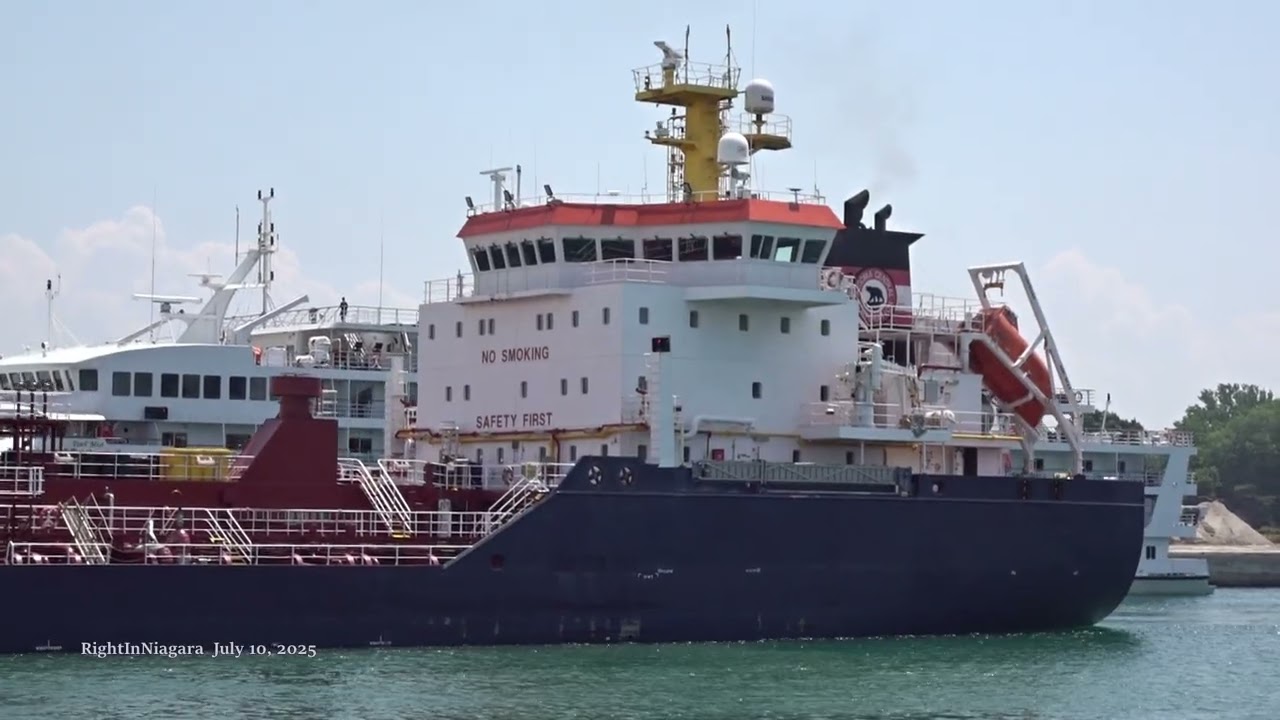 Tanker ALGOCANADA meets cruise ship PEARL MIST at Port Colborne, Welland Canal, 2025
