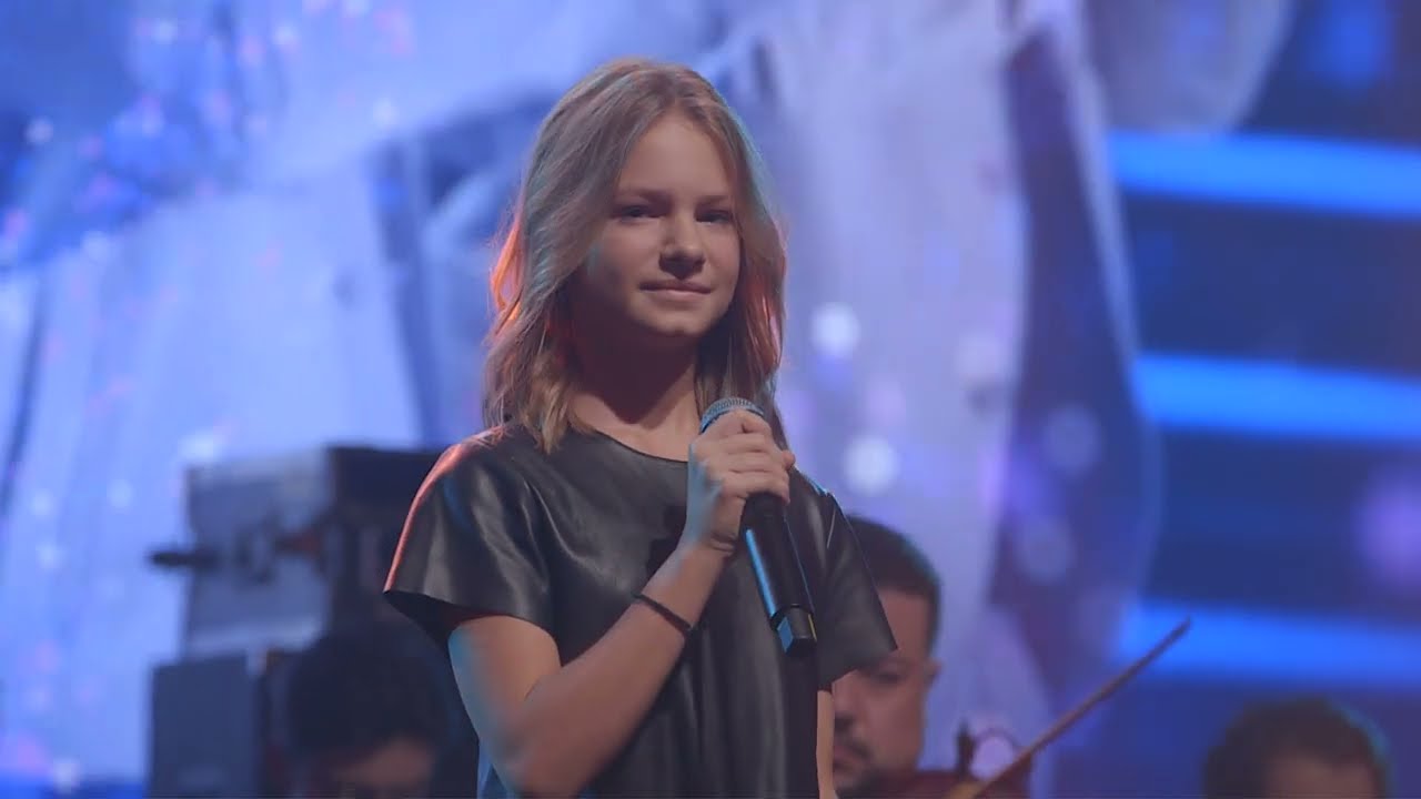 Amelia (Mia Rusu), Skyfall Cover with MNYOrchestra