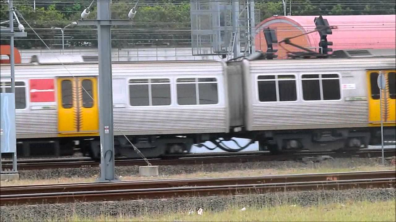QR EMU 04 and 30 Roma St