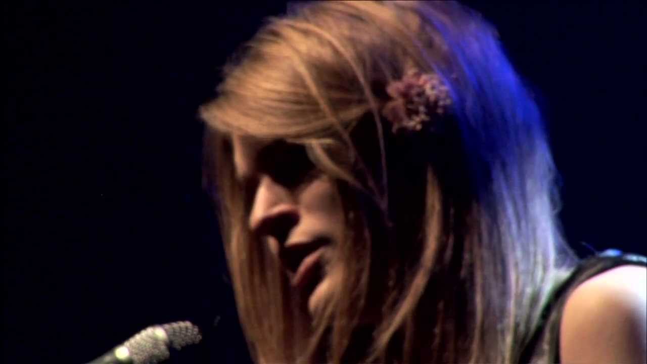 Laura Doggett performing live at the NextBRITthing grand final