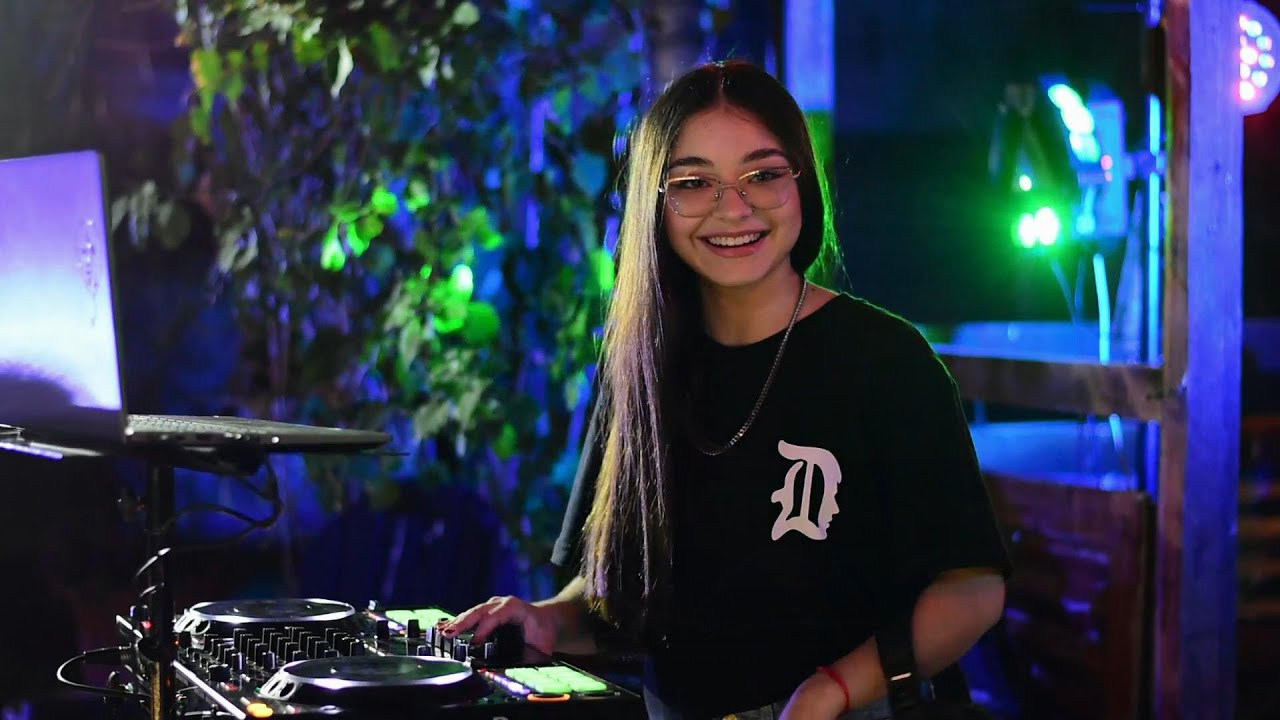 ENGANCHADO PREVIA #19 / SET LIVE - DJ Sol