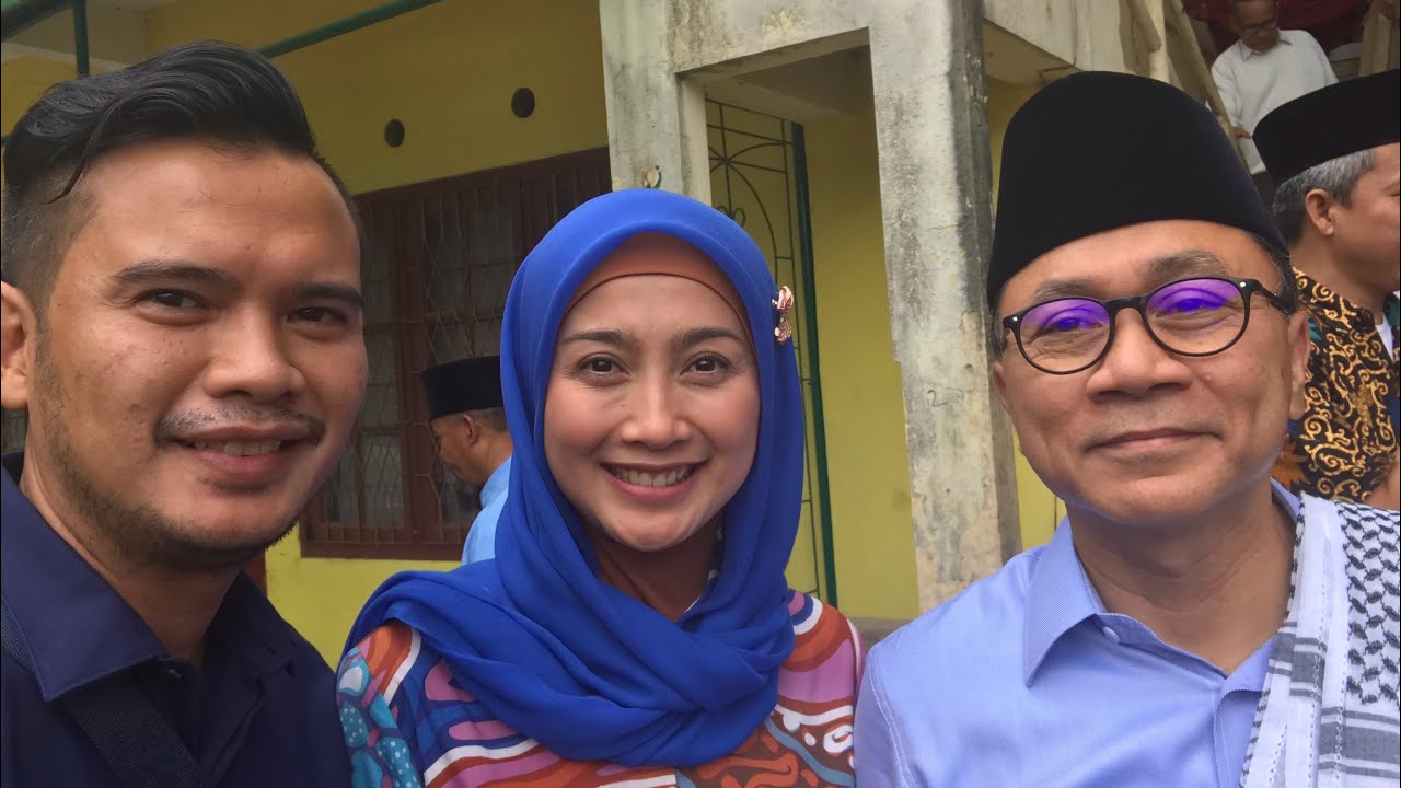 NGINTILIN DESY RATNASARI SELAMA DI SUKABUMI