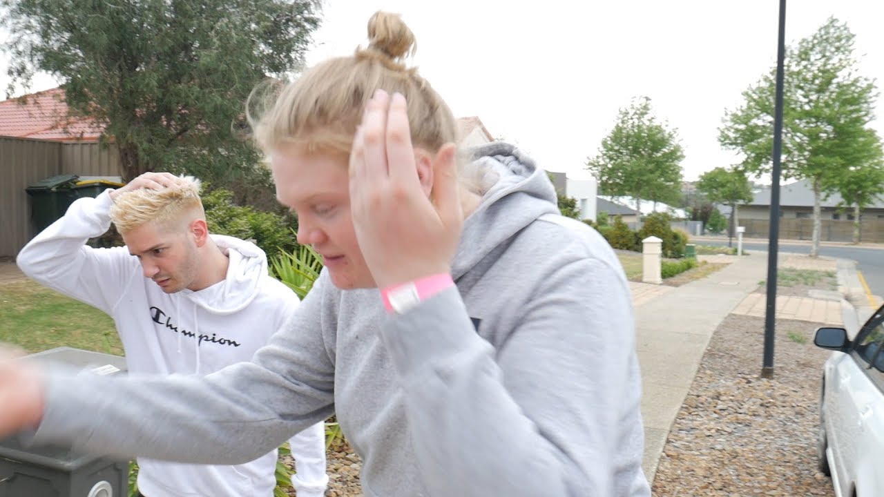 Driving lesson (gone wrong) with RackaRacka