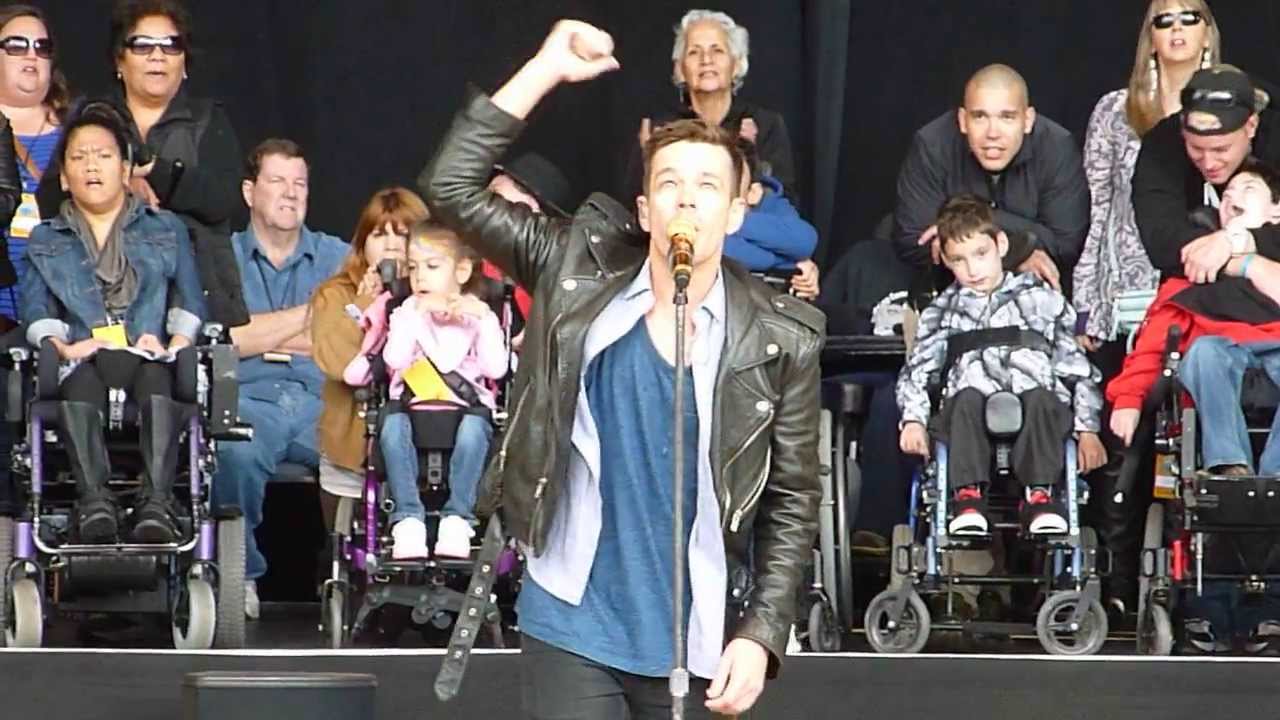 fun. Performing Queen's "Somebody to Love" Live Acoustic @ Bridge School Benefit 10-23-2013