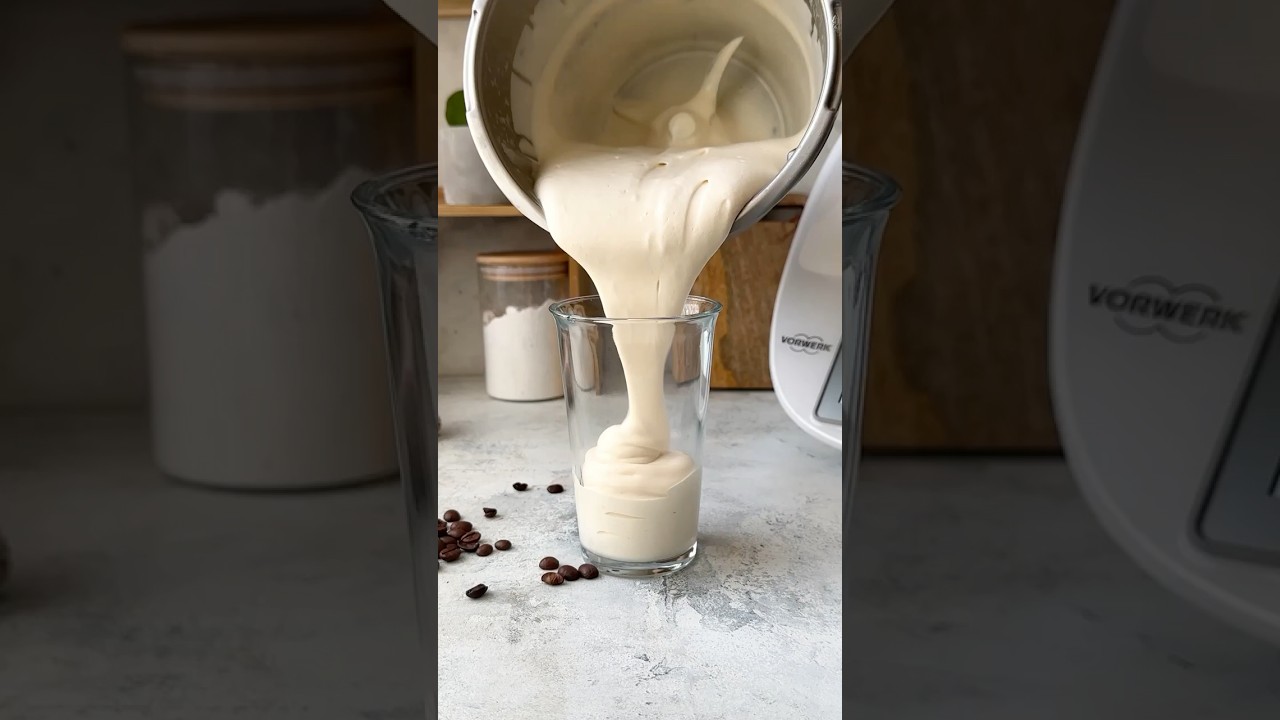 Eiskaffee war gestern! Dieses Kaffeew&ouml;lkchen wirst du LIEBEN 😍 | Thermomix&reg; Rezept