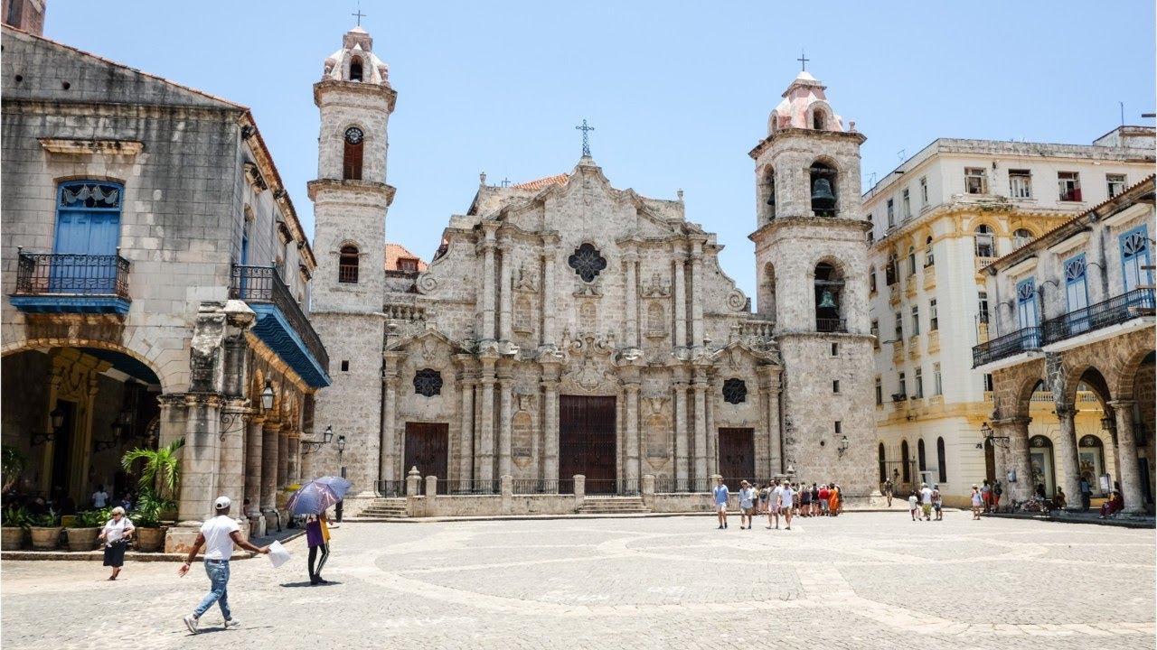 Suenan las campanas de la catedral de La Habana