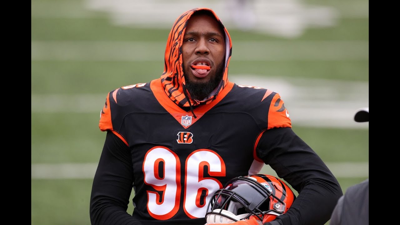 BREAKING NEWS: Carlos Dunlap traded to the Seahawks in a low-cost, low-risk move