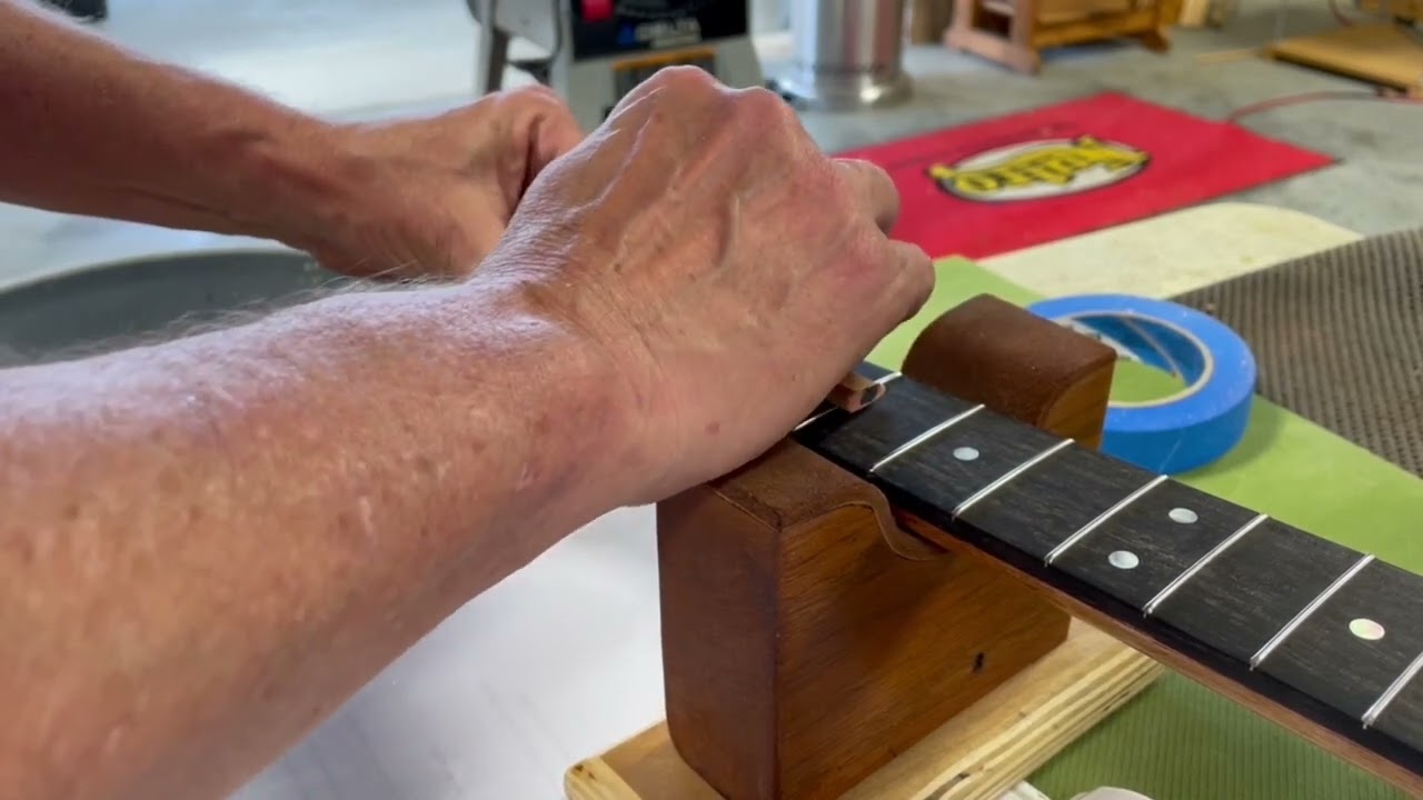 Building a Guitar with Steve Hallford - Finishing Touches