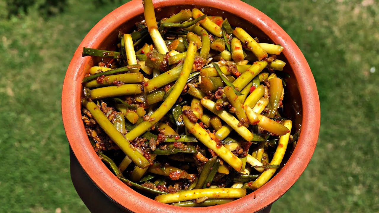 Kashmiri Green Garlic Pickle | Sabz Rohan Achar | Hara Lahsun Ka Achar | Kashmiri Zaika