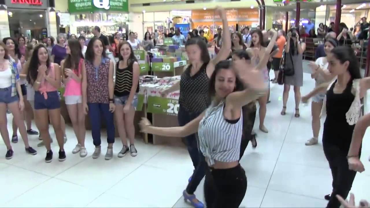 מומי לוי - באנו להעיר תעיר - פלאש מוב קציר רחובות (Momy Levy)