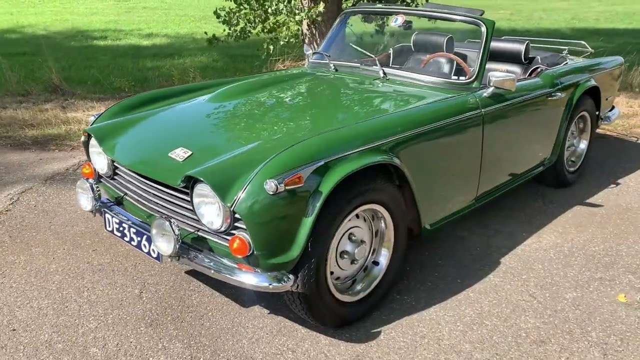 Triumph TR250 - 1967 - Showcase