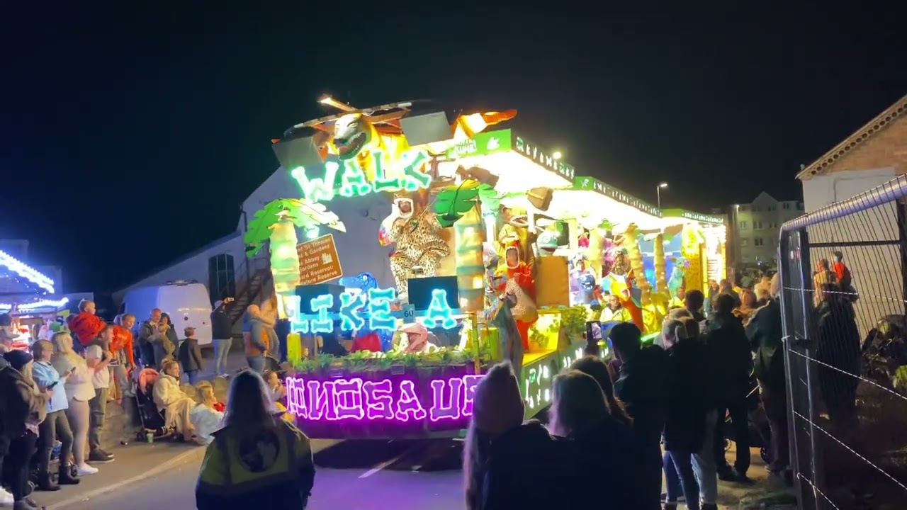 Chard Carnival 2022 - Nunsford Nutters CC ‘Walk Like A Dinosaur’