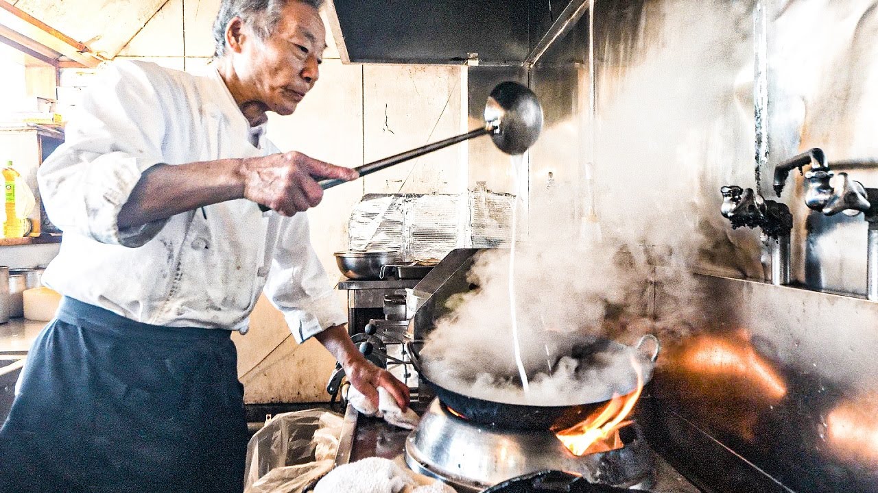 長野）７４歳とは思えぬ身のこなしの鉄人職人が放つ超特大唐揚げが爆売れ中華食堂！