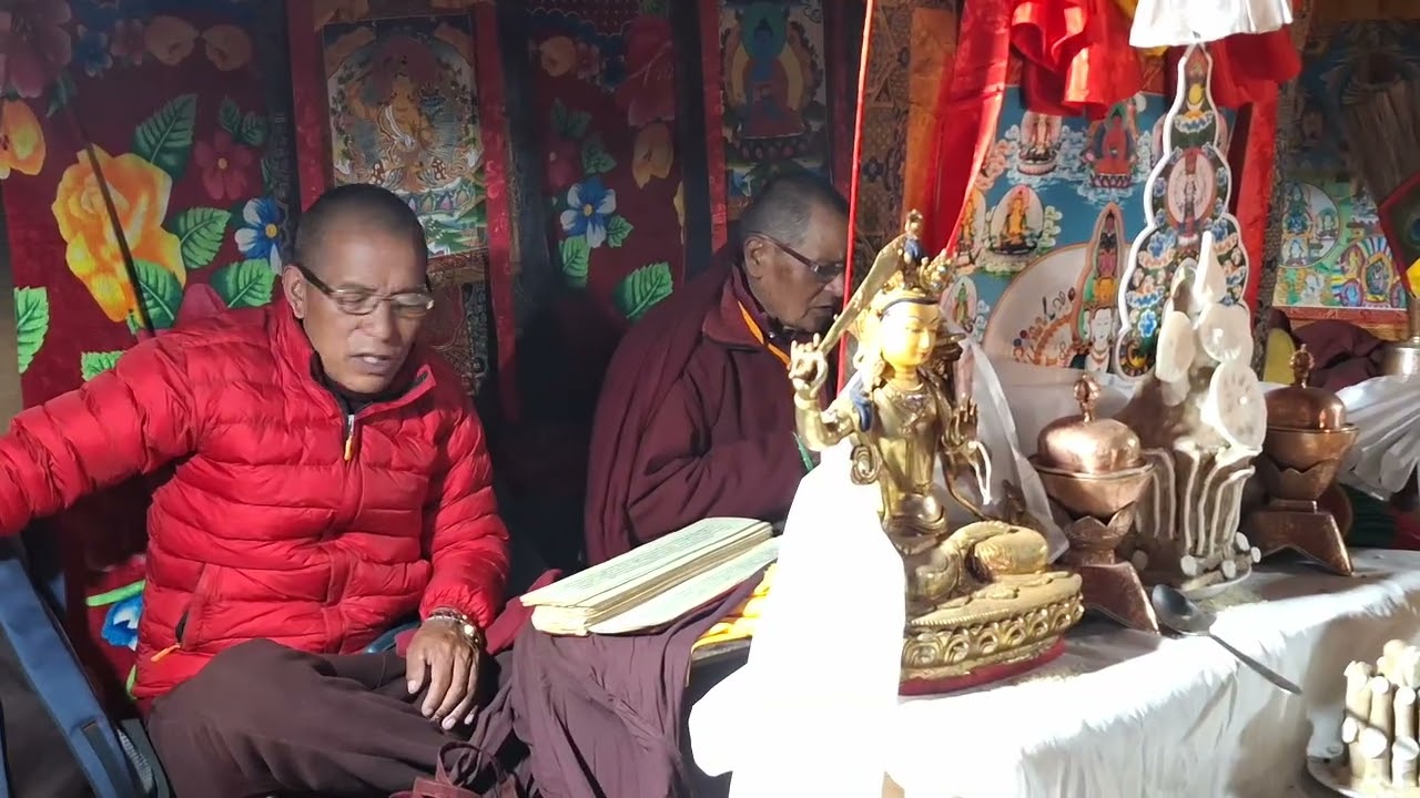 लामा, पुजा विधि, मृतकलाई सोल(खान) अनुग्रहण गर्दै।
