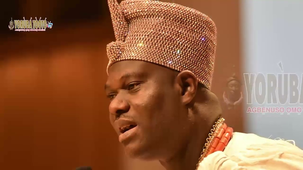 O sele! Oba Ibo tu asiri oye nla ti Ooni fee fi da Sunday Igboho l'ola