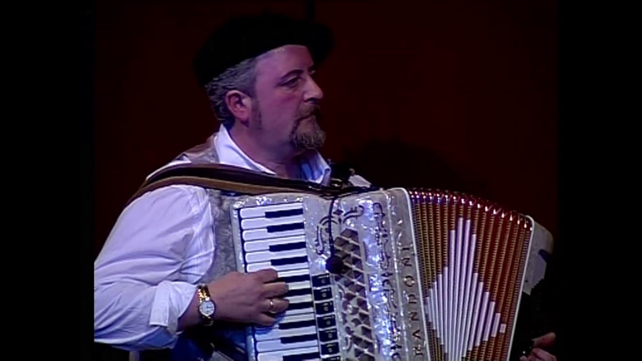 2006 Bertso Eguna Kursalen. Eñaut Agirre, Aitor Atxaga, Imanol Kamio.