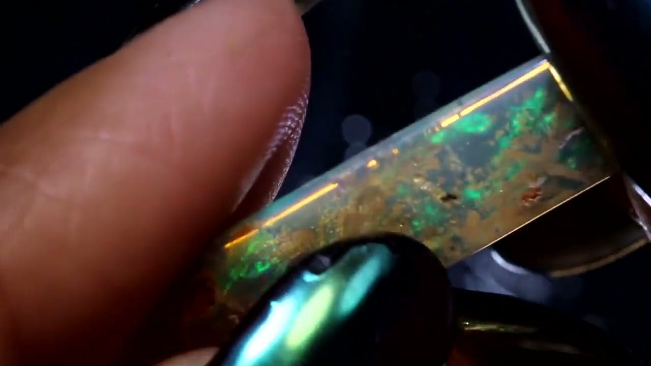 3.7 cts L.Ridge Opal Wood Fossil FO-3238