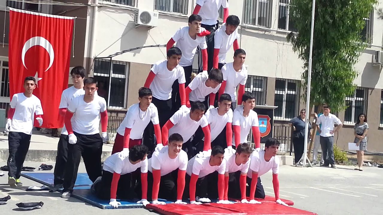 Atatürk Ticaret Meslek Lisesi 19 Mayıs Gösterisi